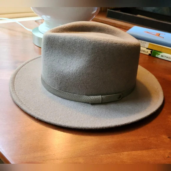Felt Hat. L/XL, Faux Snakeskin Band. - Picture 1 of 3